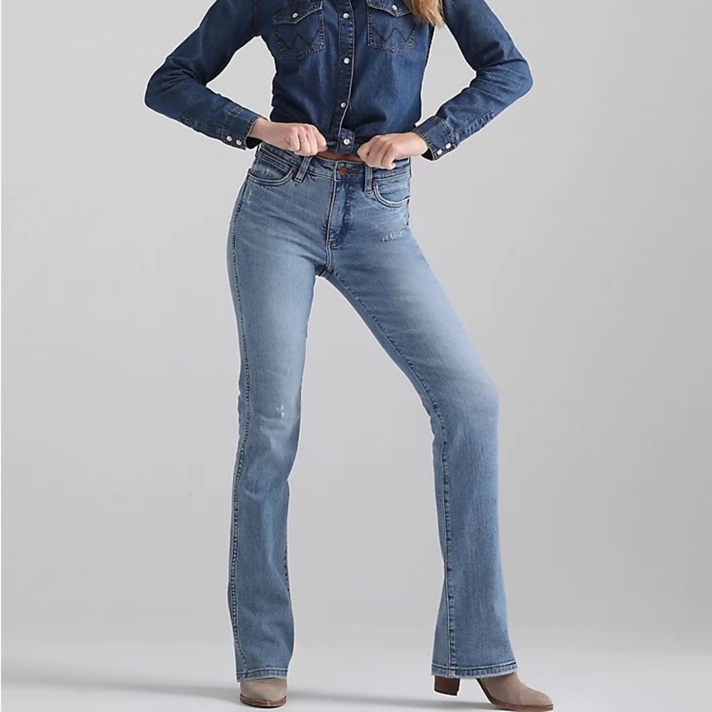 WRANGLER RETRO® GREEN JEAN: WOMEN'S HIGH RISE SLIM BOOT IN GERMAINE